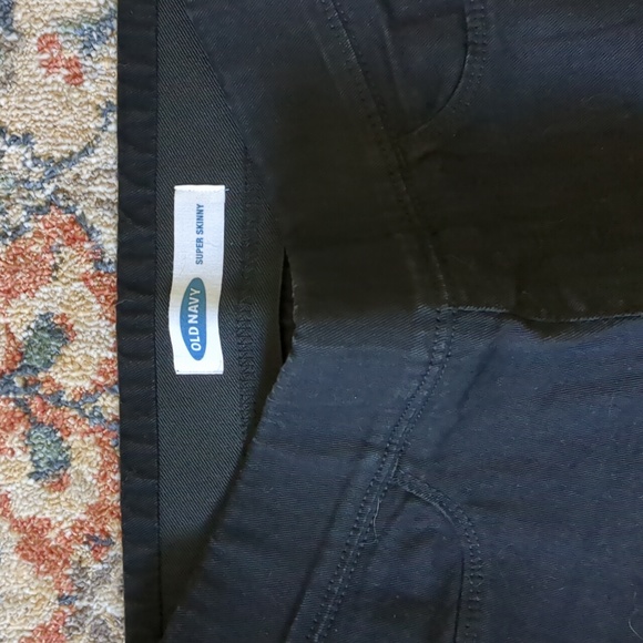 Old Navy Super Skinny Jeans - Picture 2 of 3